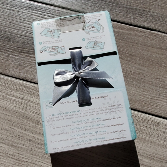 Eco tools Four Piece Beautiful Complexion Brushs - Picture 3 of 4